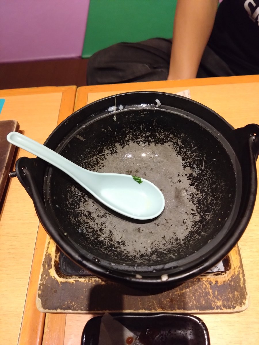 食べる前に撮るの忘れてて空になってしもうた。おいしゅうございました。『そのへんに落ちてた大麦の雑炊@白木屋』

#モンテローザダンジョン