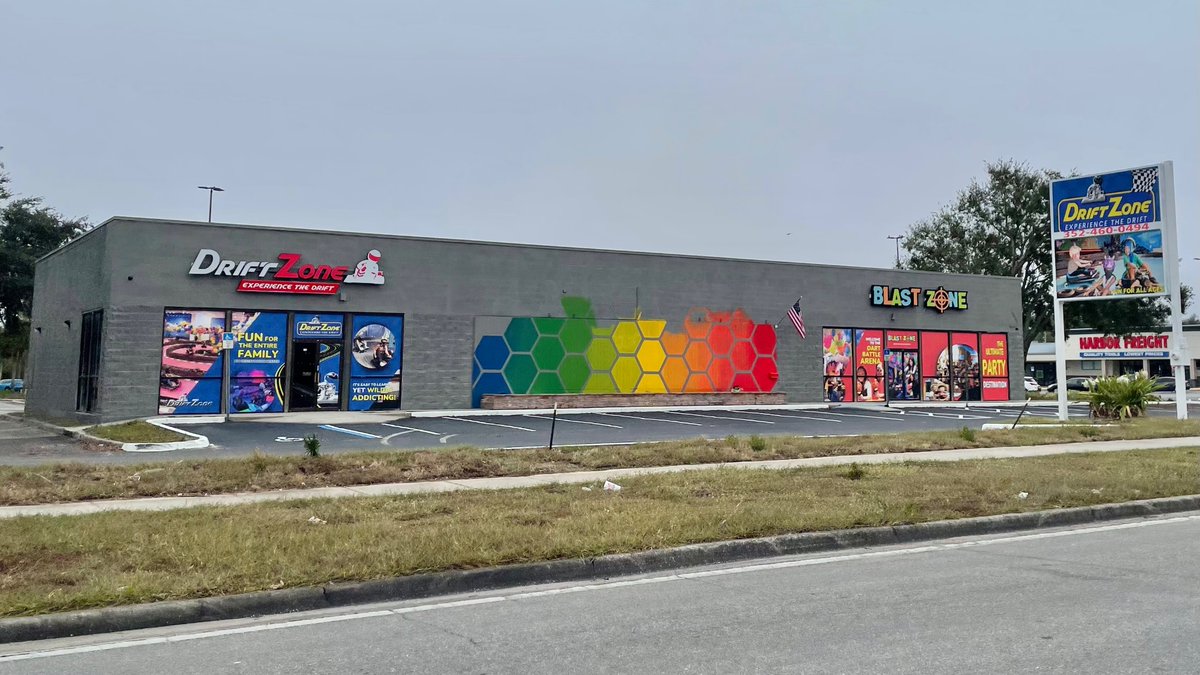 CoryTheCreative's tweet photo. Mural layout progress on the front building @ #Leesburg #Florida #Artwork @ #Blastzone #Driftzone #mural #art
#handpainted #artist #handdrawn #landscape #octopus #partyzone #vipzone #dinosaur #outerspace #nasa #leesburg #florida #partytime #nerf #rival #xwing #SpaceX #MLKblvd https://t.co/nykkYcypY4