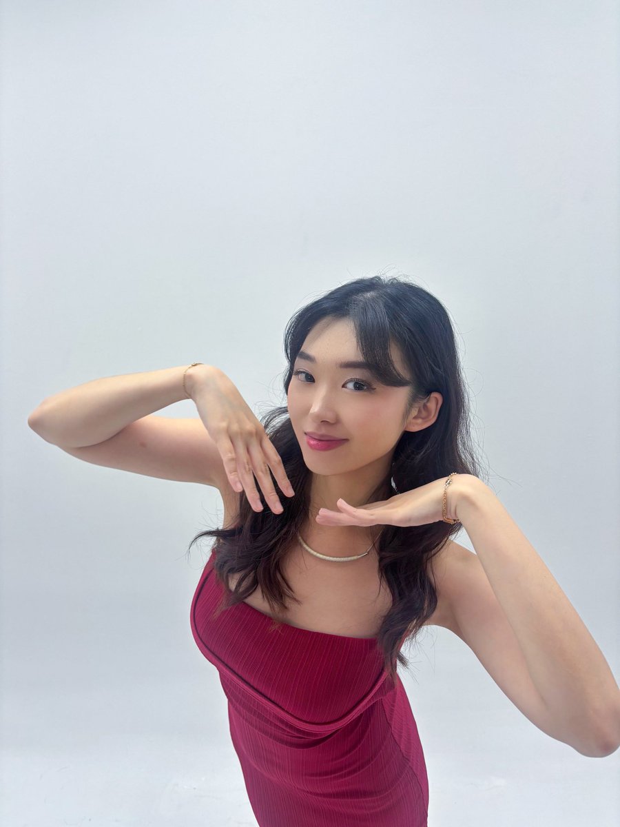 livyyrenata's tweet photo. we love red https://t.co/rASG3oDstp