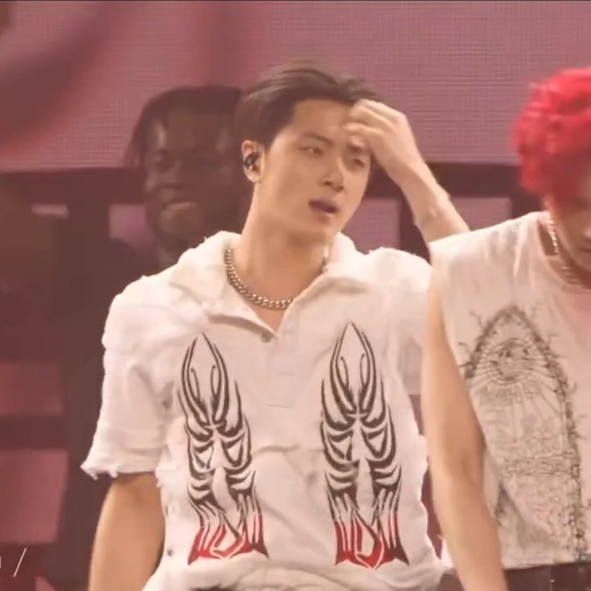 rockchicqt's tweet image. jay looks so ethereal 🥺

JAY ROCKS THE VALLEY
#ENHYPEN_JAY #JAYatCOACHELLA #ENCHELLA