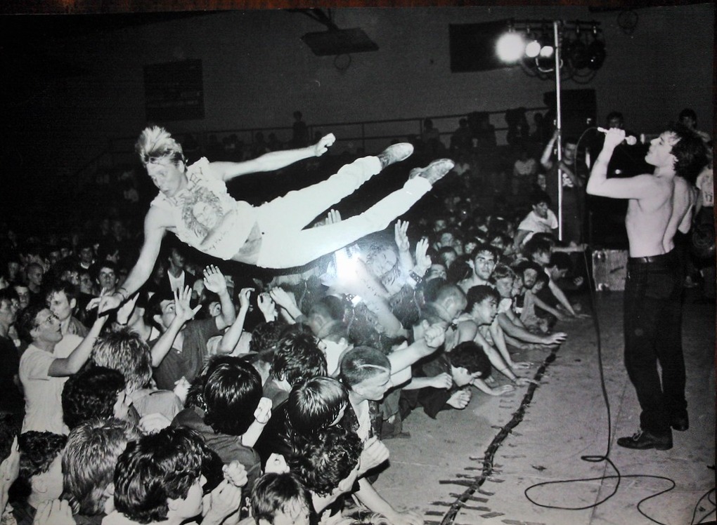 PunkRockStory's tweet photo. 40 years ago today
Dead Kennedys, Rock Against Hunger show at Rutgers Camden, April 20, 1985

The lineup included Corrosion of Conformity, Articles of Faith, Flag of Democracy and Decontrol.

Photos by Tom Mihalek

#punk #punkrock #hardcorepunk #deadkennedys #punkrockhistory #otd https://t.co/eJYiXiCP5i