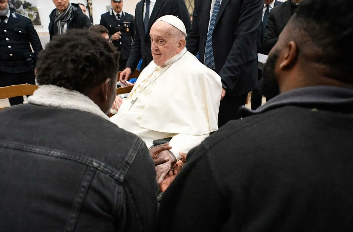 TheCathObserver's tweet photo. After his Holy Thursday visit to a Rome prison, #PopeFrancis asks: "Why them and not me?” The pope's visit with dozens of inmates came as he recovers from life-threatening pneumonia. TCO  story: https://t.co/2Myf7mXHYw 
#CatholicChurch #Easter2025 #vatican https://t.co/ewBTZZ7nwk