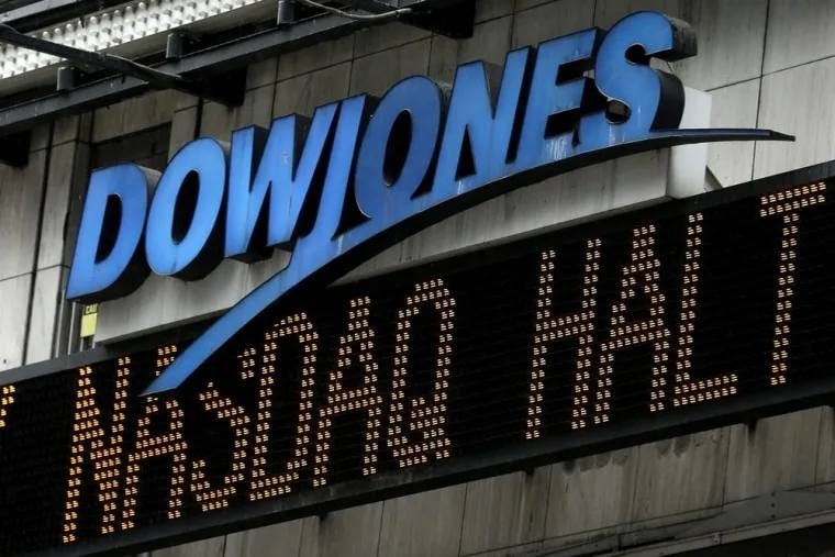Denis_Siber's tweet photo. The Dow Jones and #Nasdaq fell more than 2% this week, while the S&amp;P 500 declined 1.5%. This decline is attributed to investor disappointment with US FRS Jerome Powell's stance on the central bank's support for the market https://t.co/hyyXFKctpI