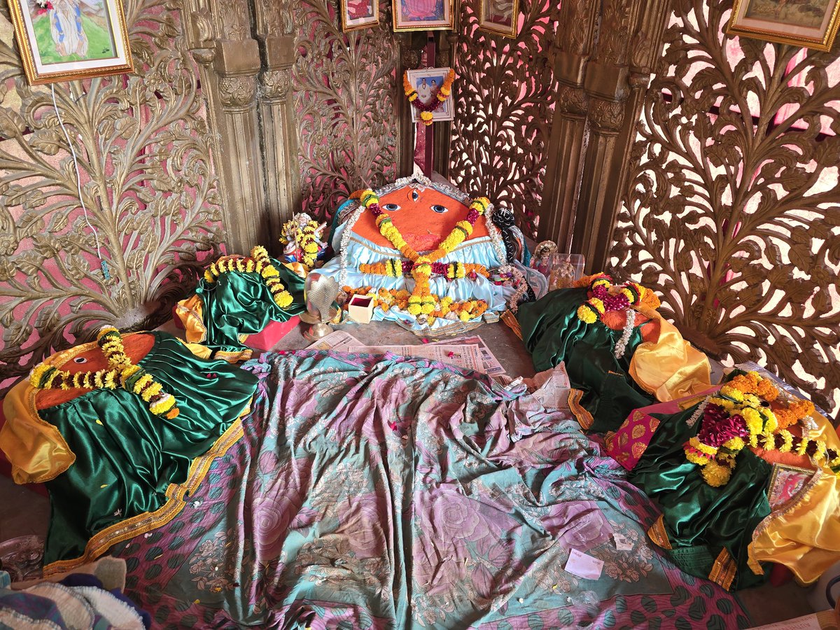 Gurujee72's tweet image. #ShaktiPeeth
Maa&apos;s #Yogini #RajRajeshwar Sri #Radha #ShaktiPith getting her puja done fulfills all #desires &amp;amp; gives #success in #Yoga #Meditation #protects Sadhaks from #Negativity #illusion #MentalDisease corrects all #planets grants all #protection
+919930577899  +919321167998