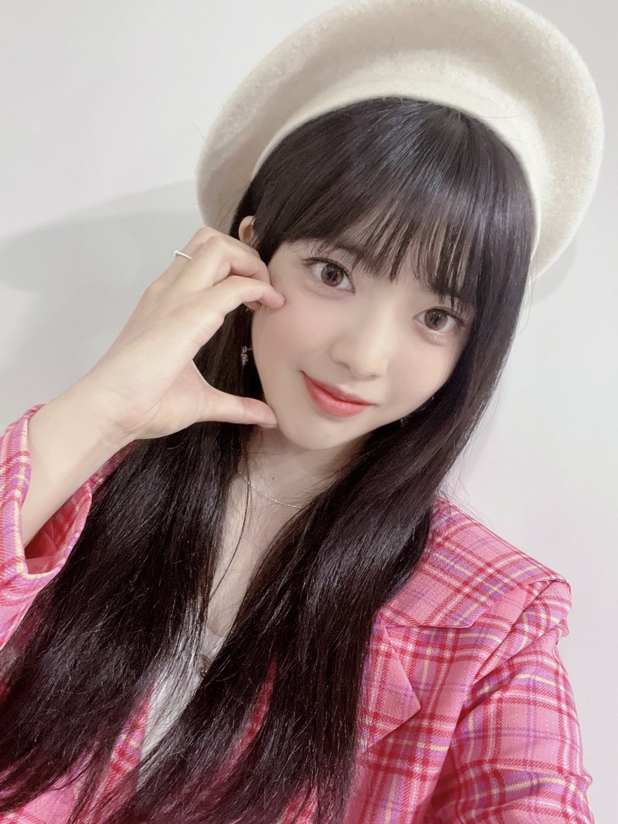 han_on2di's tweet photo. 大好きなスヨンちゃんお誕生日おめでとう🎂

#해피지수연데이 #HAPPYJISUYEONDAY #지수연 https://t.co/dcee1rk1e4