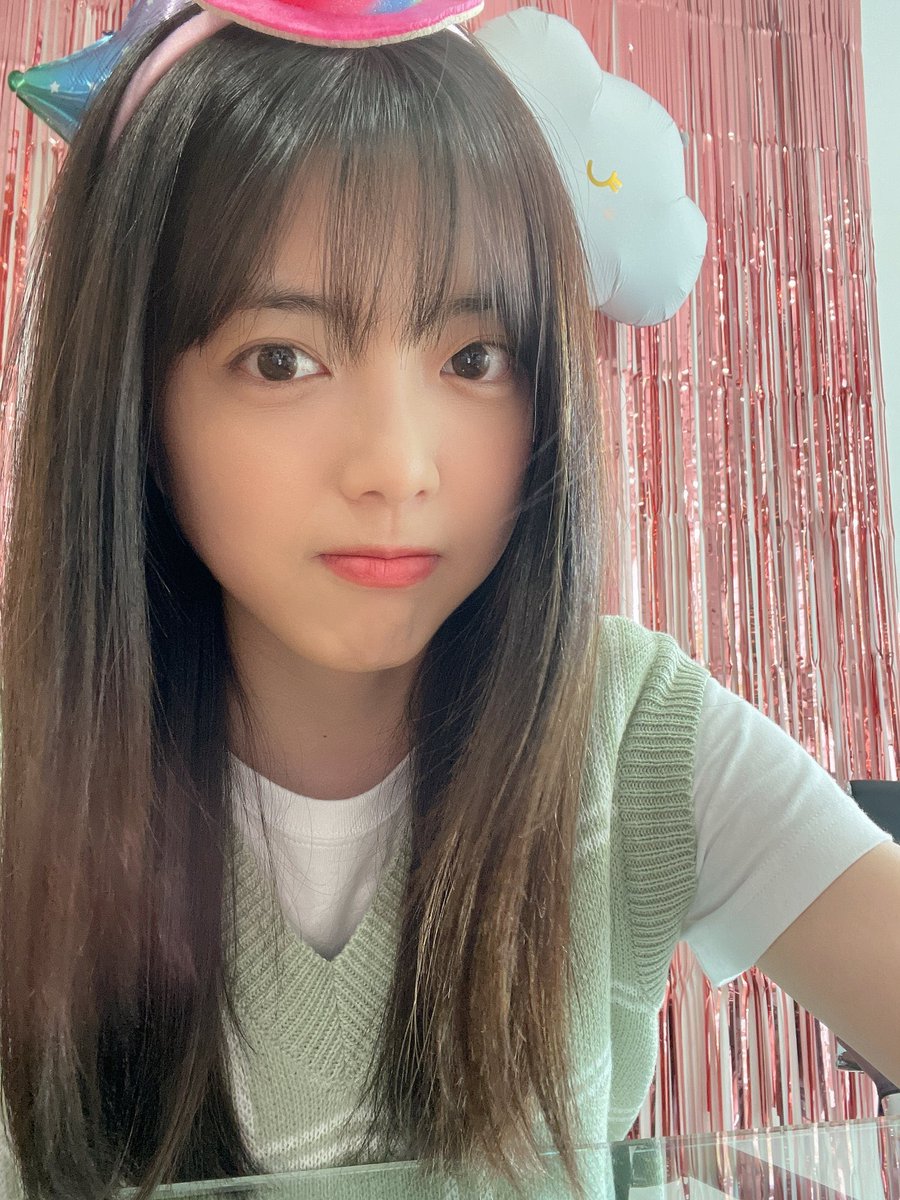han_on2di's tweet photo. 大好きなスヨンちゃんお誕生日おめでとう🎂

#해피지수연데이 #HAPPYJISUYEONDAY #지수연 https://t.co/dcee1rk1e4