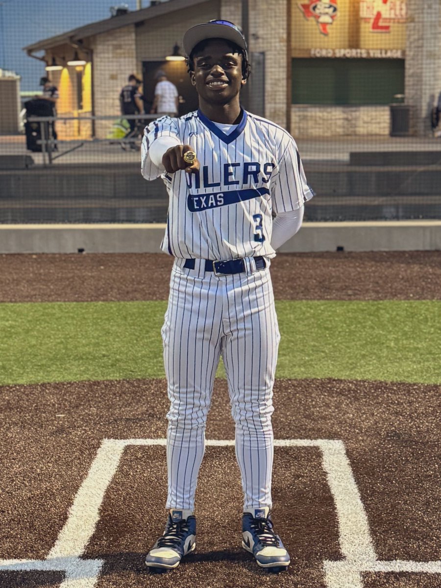 treybraddy2029's tweet photo. It was a long day, but it was worth it. The ring was extra; good baseball βΎοΈ was played! I hit an ITP HR in the championship game. #DFWAthletes #TexasOilersNTH #TSB #13U #EasterBash #TB3 #fyp https://t.co/L7ODTv8IAd