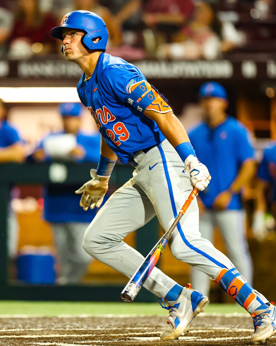 gatorsszn's tweet image. Florida baseball is UNDEFEATED since Florida basketball won the National Championship 🐊
A perfect 7-0, including 2 series wins 🔥