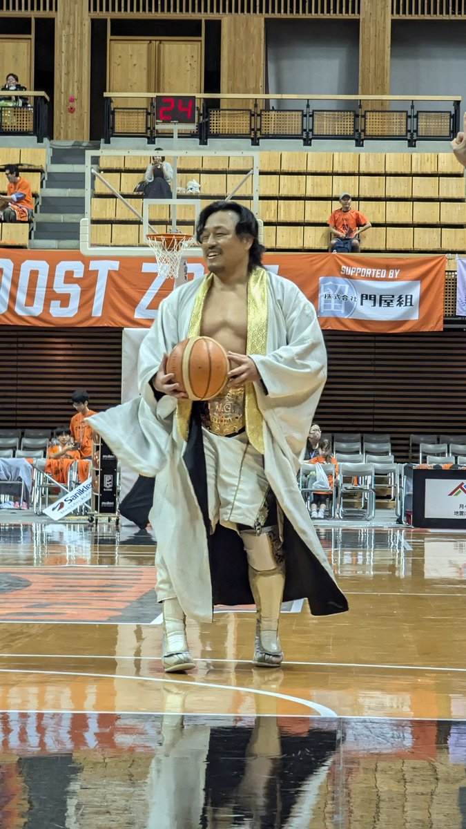 39spangle's tweet photo. フリースローする後藤さん🏀
入らなかったけど格好良かった✨️ https://t.co/CGTMWSUKd7