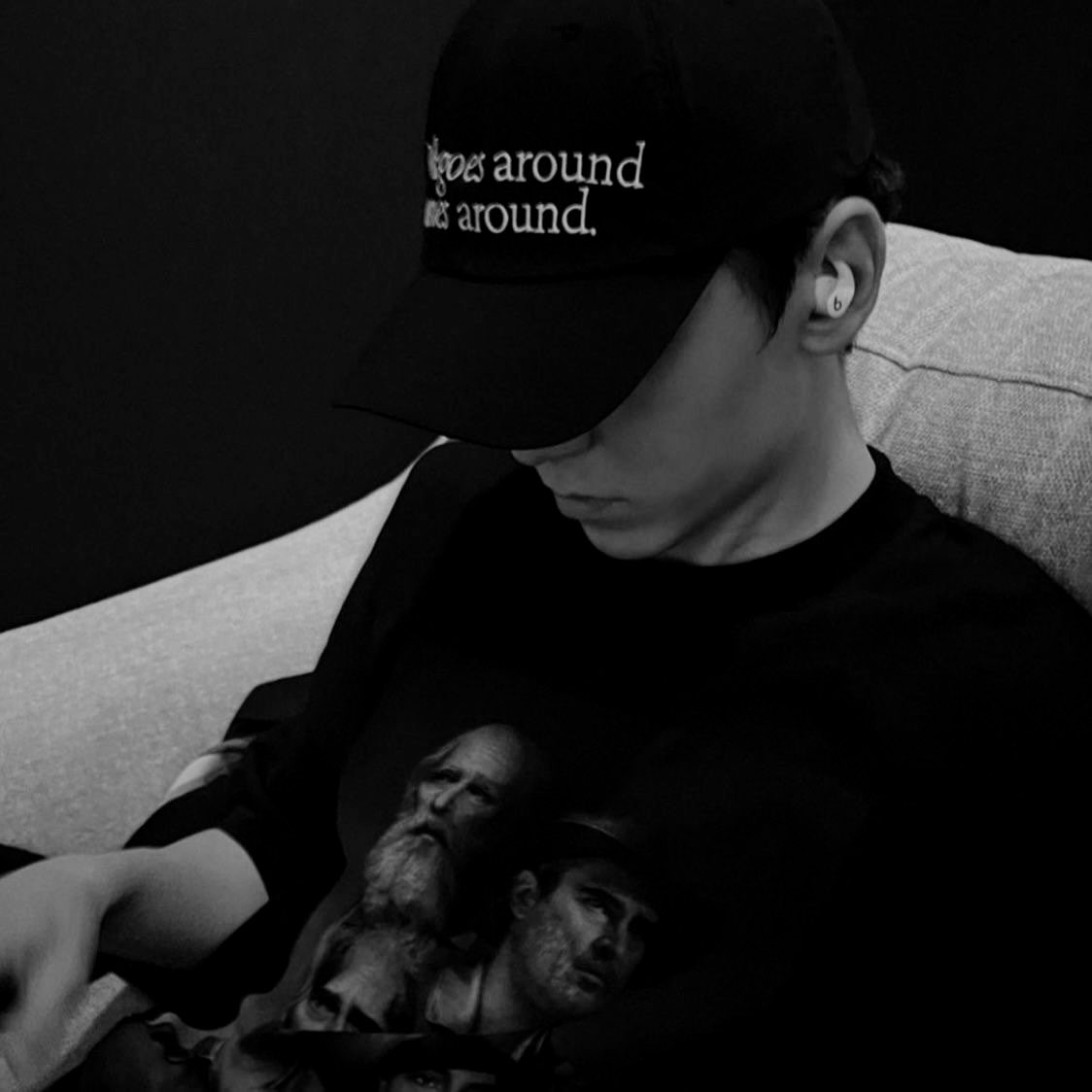 simpyjh's tweet photo. papi, u're the one n only

; lindofam! ー coupshan short au https://t.co/Uk5ayHhK3a