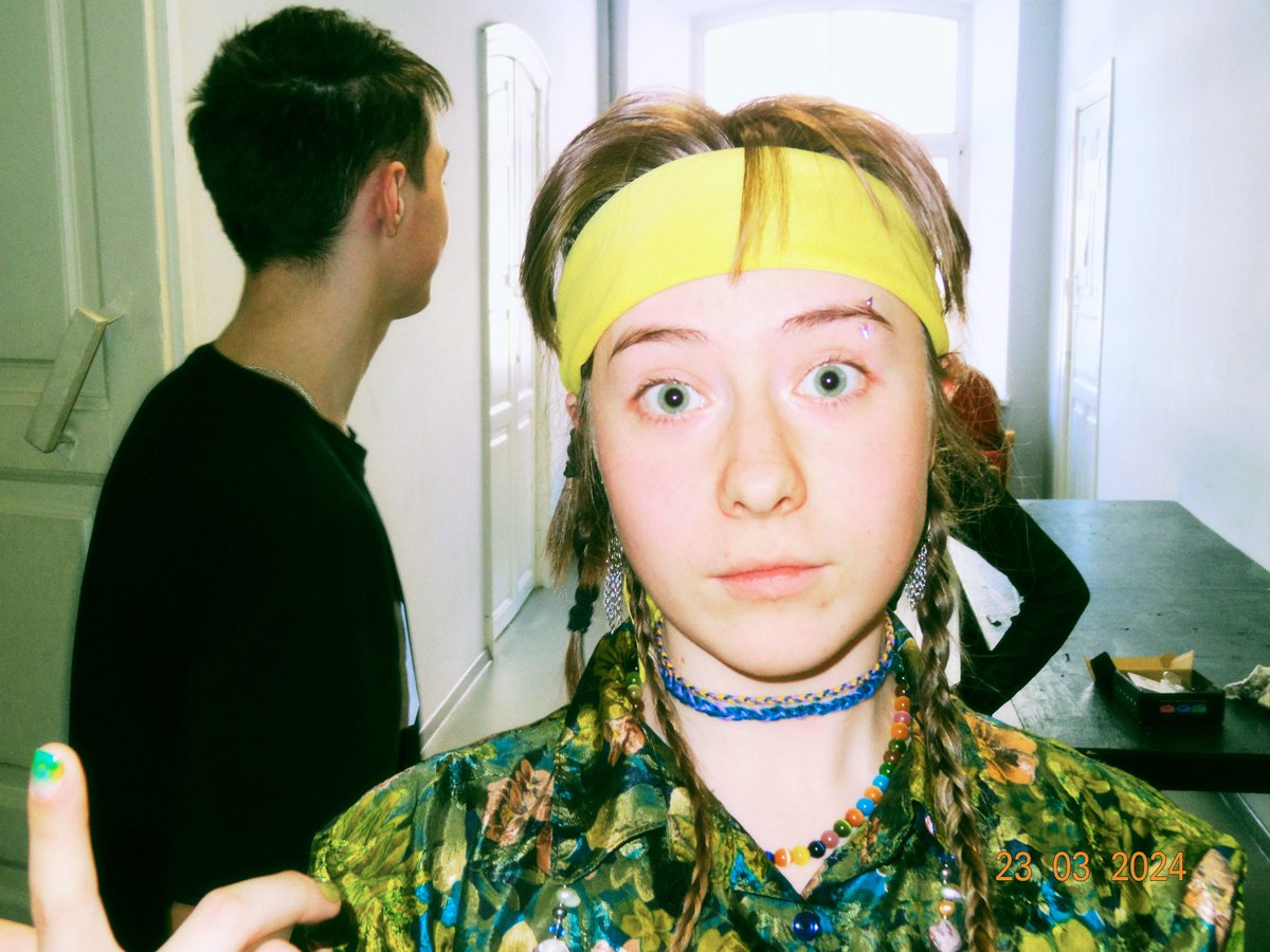 Попросили фотки на резюме
Надеюсь эти подойдут :0 а то другие только странные селфи и другие люди