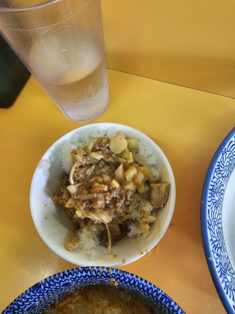 Akkey 幸手
限定2
冷やし坦々もりそば､大盛り､半ライス
チャーシュー
ピリ辛い濃厚坦々汁に極太平打ち麺が抜群に合う最後に半ライスに坦々汁入れパンチがあり丼の完成めちゃくちゃ美味しい､ご馳走さまでした🤗