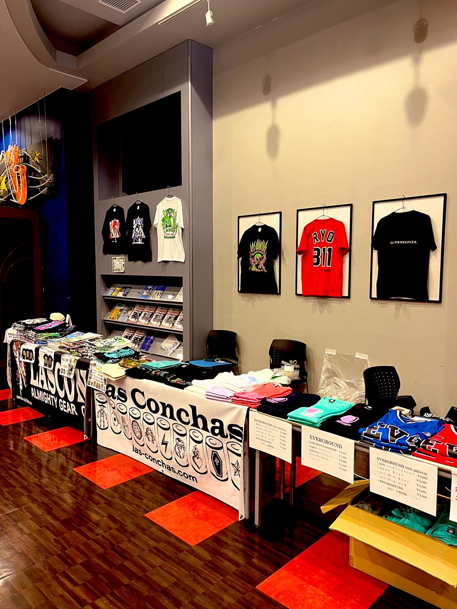 kennyitabashi's tweet photo. 設営完了!
ラスコンチャスブース出店させてもらいます!お待ちしております。
本日THE SHOOTO OKINAWAvol.12
大会詳細↓
https://t.co/1RcbKg0Zh1
当日券も若干あるようです!是非!
#shooto0420 #修斗 #shooto #EVERGROUND #斬修斗沖縄 #MMA #LASCON #ラスコンチャス https://t.co/do2A17eMTm
