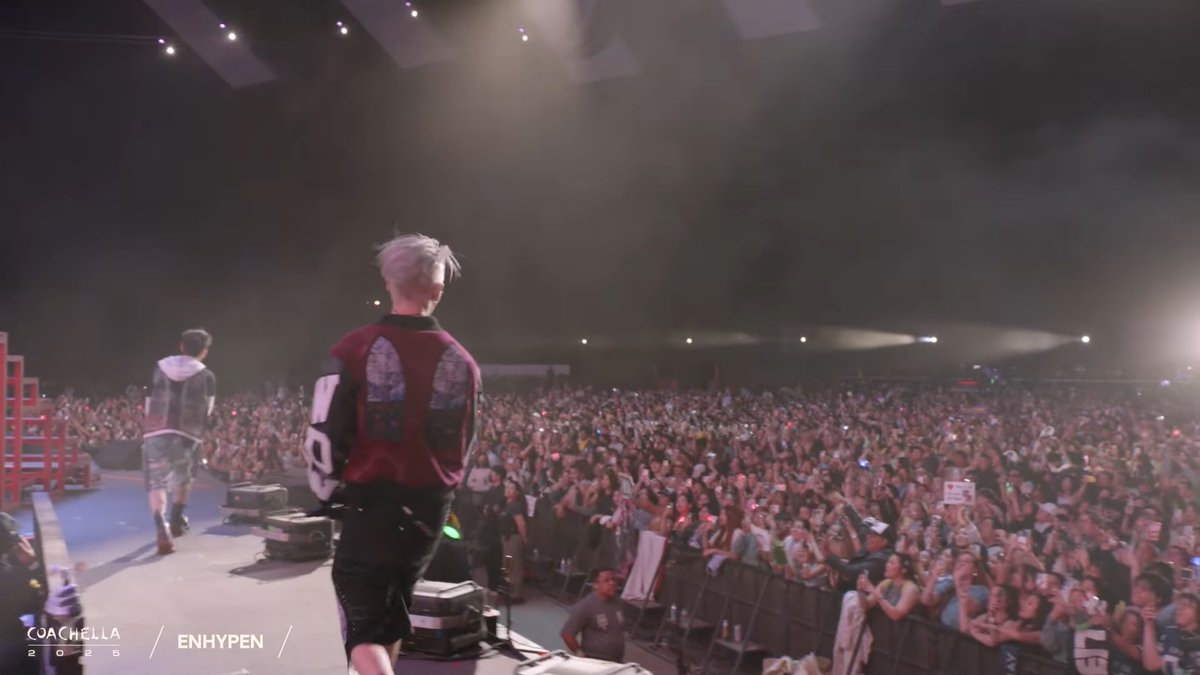 en_tashii's tweet photo. The Coachella camera works were sooo much better today. The shots and angles were so clear, unlike last week! 

ENHYPEN VAMPS UP COACHELLA
#ENCHELLA #ENHYPEN #COACHELLA2025 https://t.co/jRzjAmeyzh
