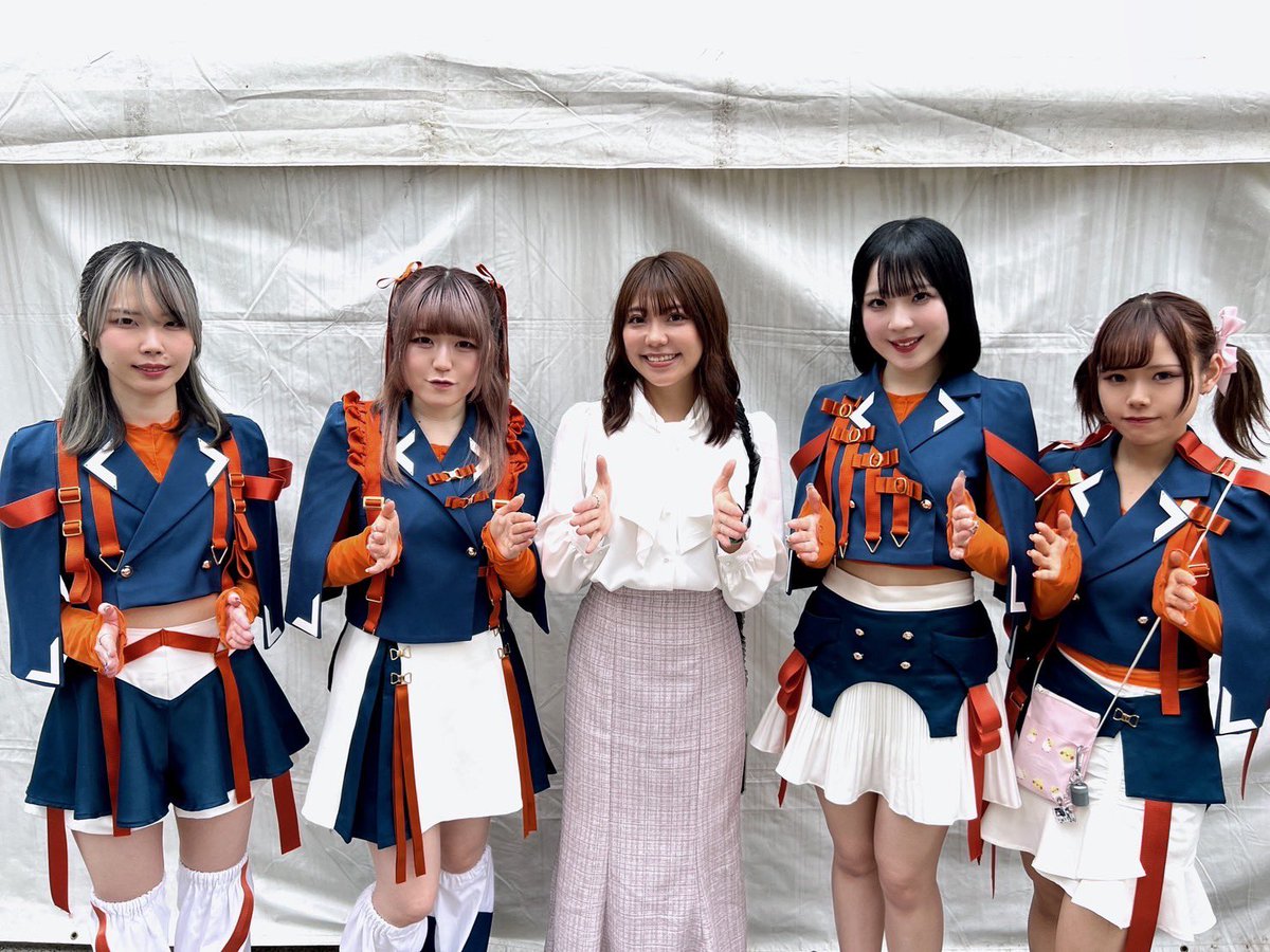 maya_fuk94's tweet photo. Music oita expo vol.3 にて
福岡のデビューしたての I tie to (あいたいと)さんとお写真撮っていただきました🫶✨

ポーズはもちろん！！！

とん！とん！まーえ！！！

つい一緒に ヤー！って言っちゃった🤭💖 

#MUSIC_OITA_EXPO   #NFmusic https://t.co/nhuT5bjUGD