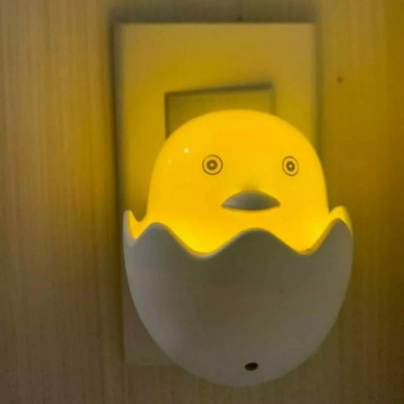 shopee_fest's tweet photo. Tapi tunggu... ada lagi yang bikin gemes!
Pas lampu mati, si telur ayam mungil langsung nyala sendiri 🐣✨
Lampu tidur LED sensor ini ngerti banget momen gelap = waktunya nyaman.

📦 Cek lucunya di sini: https://t.co/KXXXRm1rfT

#lampumalam #homedecor #shopeefinds  #lumiere #qris https://t.co/EOsnThwYSg