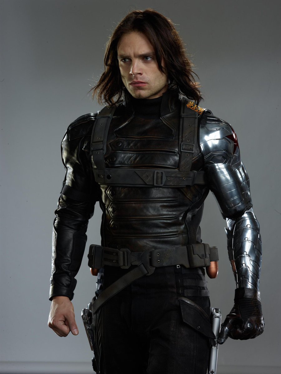 sebstanbr's tweet photo. Sebastian Stan foi a única escolha para interpretar Bucky Barnes no MCU.

O papel lhe foi oferecido diretamente após ele fazer o teste para o papel de Steve Rogers/Capitão América, antes mesmo da procura de um ator para o Bucky começar. https://t.co/4cSAwVcbf6
