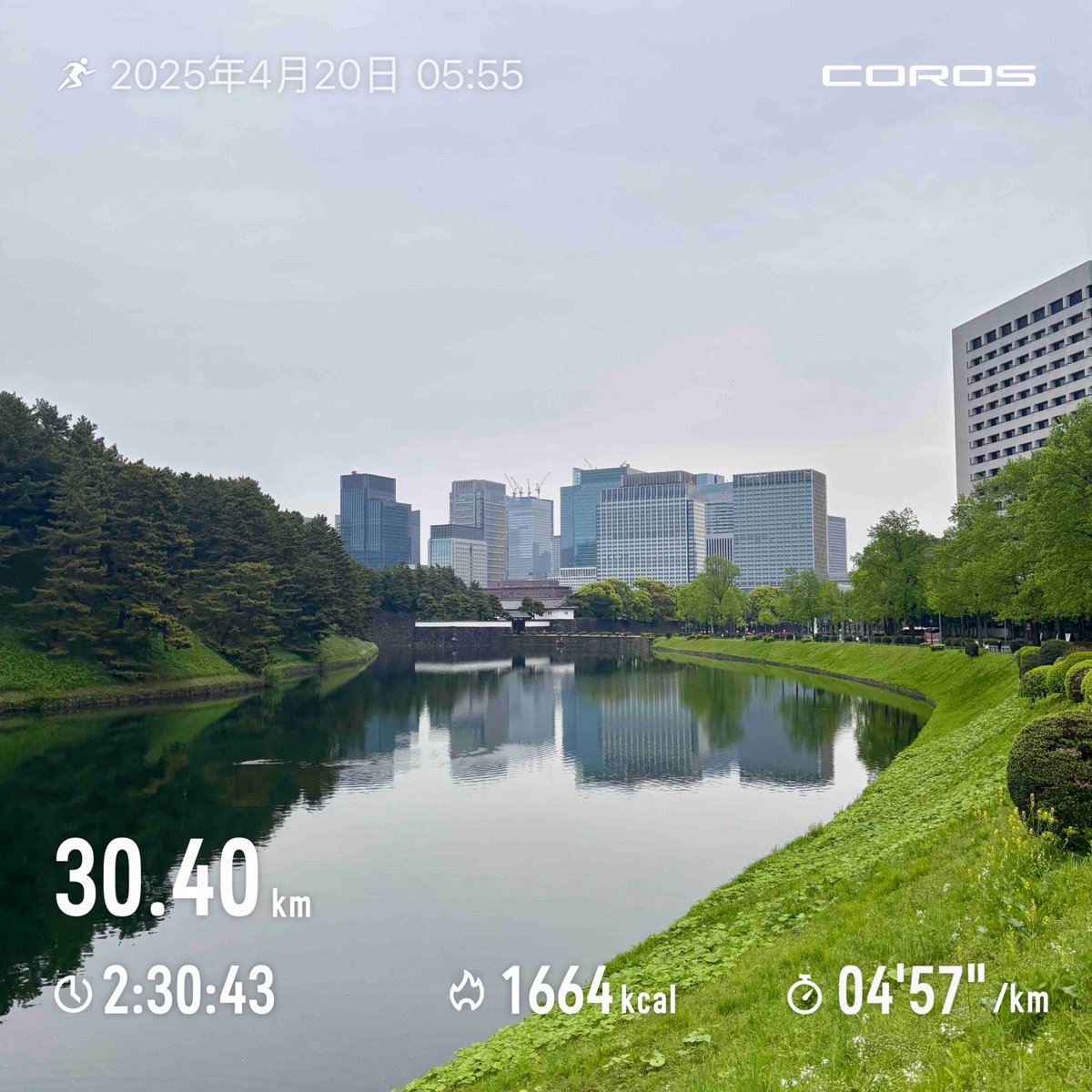 _kzkiyo's tweet photo. 30kロング走☁️
キロ5でやってみた。25kmくらいから足が重くなってきたが、足攣りの気配はなし。今日は少し風が強いけど、涼しくて快適だった。これくらいの気温が年中続いてほしい🙏 https://t.co/F8KUs1F139