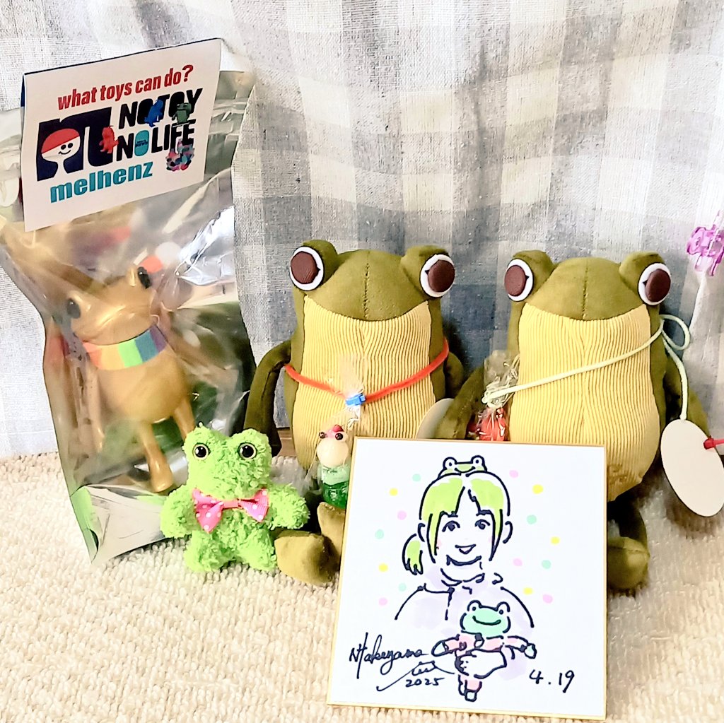 昨日 春日井カエルまつりに
参加して来ました🐸
タケヤマ・ノリヤさんに
似顔絵を書いて頂きました
ピクルスも可愛く書いて
頂き有り難うございました😊滞在時間は短めでしたが
凄く楽しめました😊👍
そしてゲットした品々～🐸
#春日井カエルまつり
#旅するカエルプーリーズサウナ