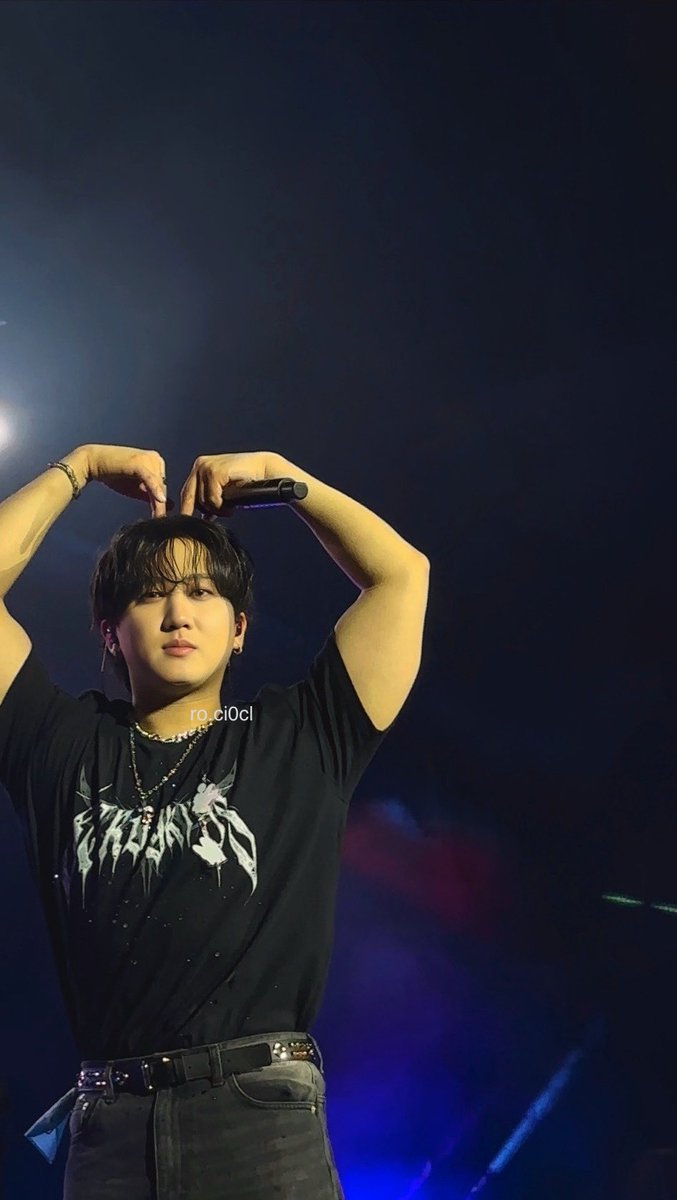 allforb1nnie's tweet photo. 28.03 ★‧°𖦹｡⋆✮
#dominATE_Chile #dominATE_SANTIAGO https://t.co/7teMxOwnST