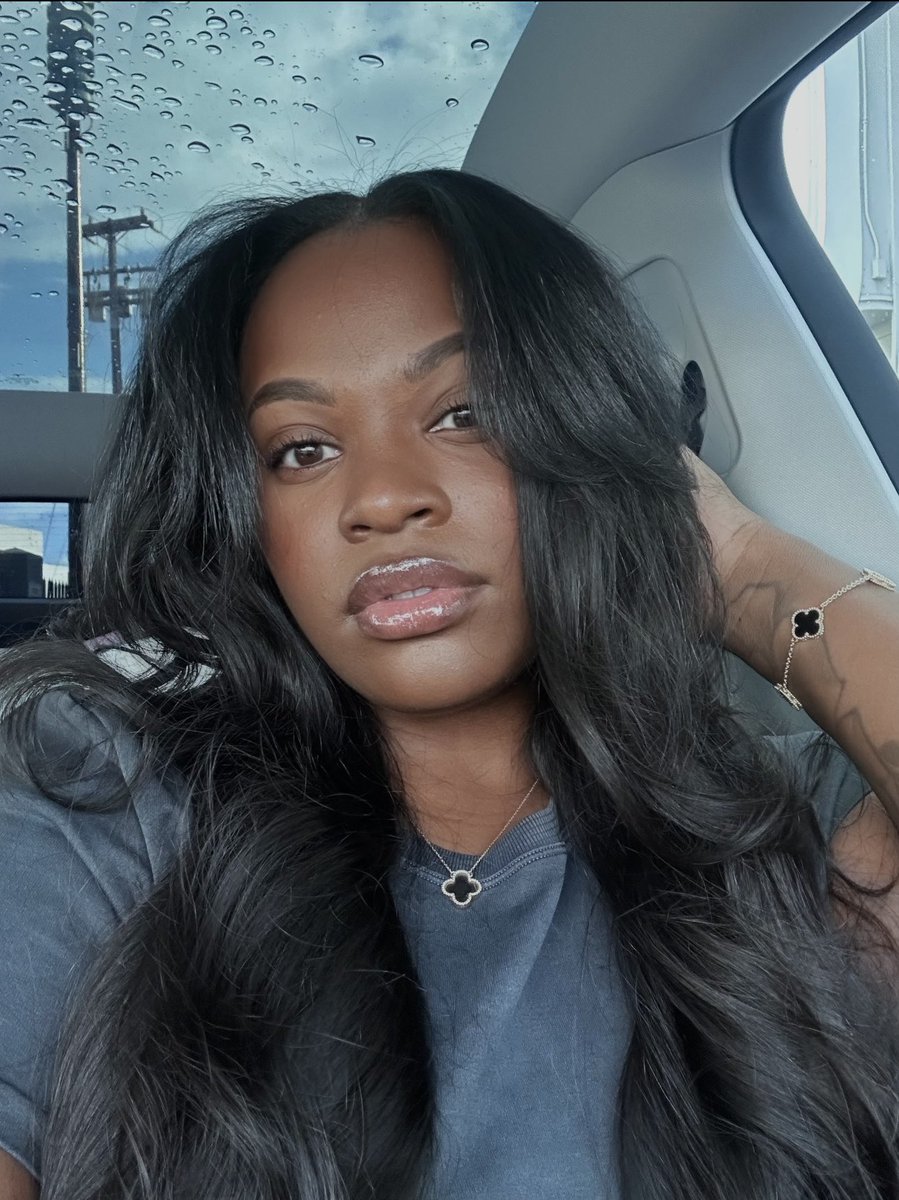 _babydarr's tweet photo. car selfies 🤝🏾 https://t.co/vOUgZZxYXh