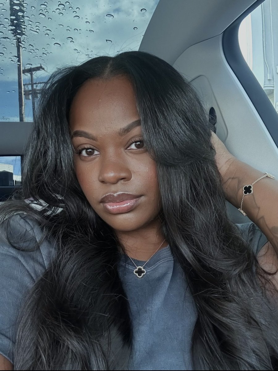 _babydarr's tweet photo. car selfies 🤝🏾 https://t.co/vOUgZZxYXh