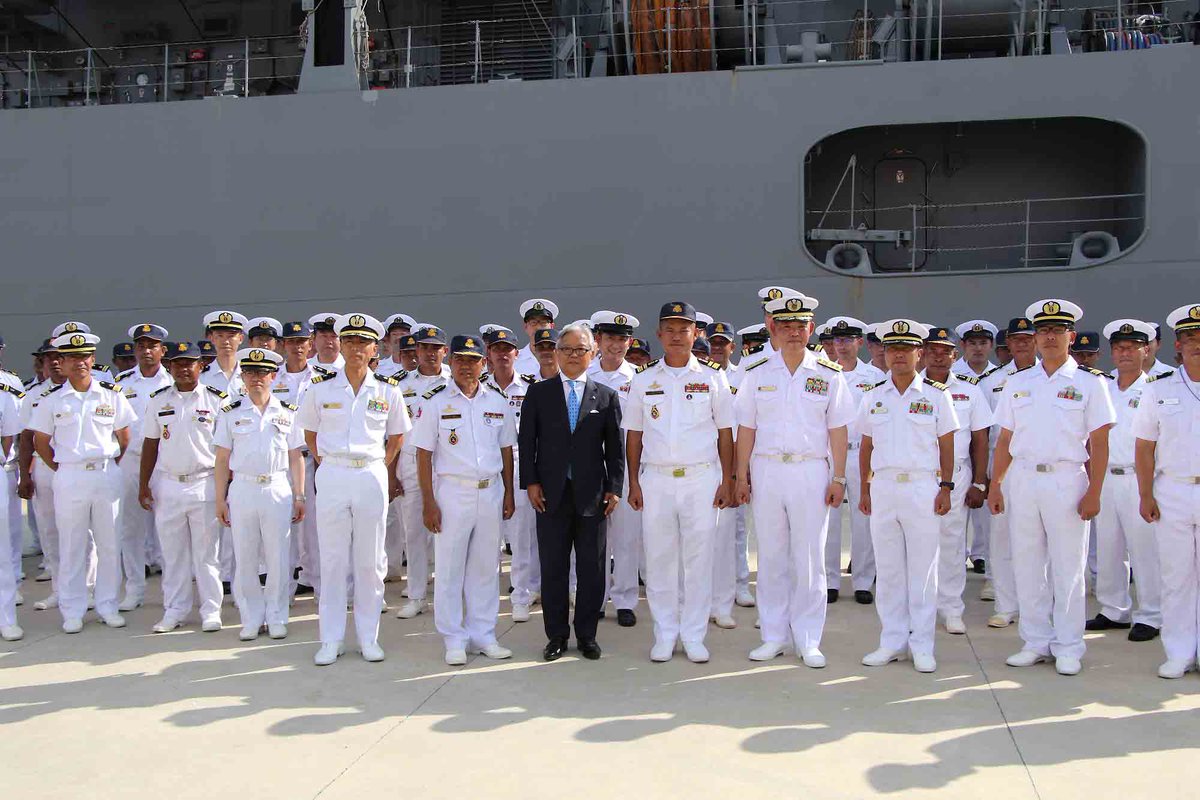 JMSDF_PAO's tweet photo. #IMED25 部隊は、カンボジア・リアム海軍基地に入港しました。本年４月に改修を終えた同海軍基地への外国艦艇の入港は、#海上自衛隊 が初めてとなります。#自由で開かれたインド太平洋(#FOIP)の実現のために、#海自 はカンボジア海軍と連携を強化します。🤝
#FreeandOpenIndoPacific https://t.co/n6XBNJBy9T