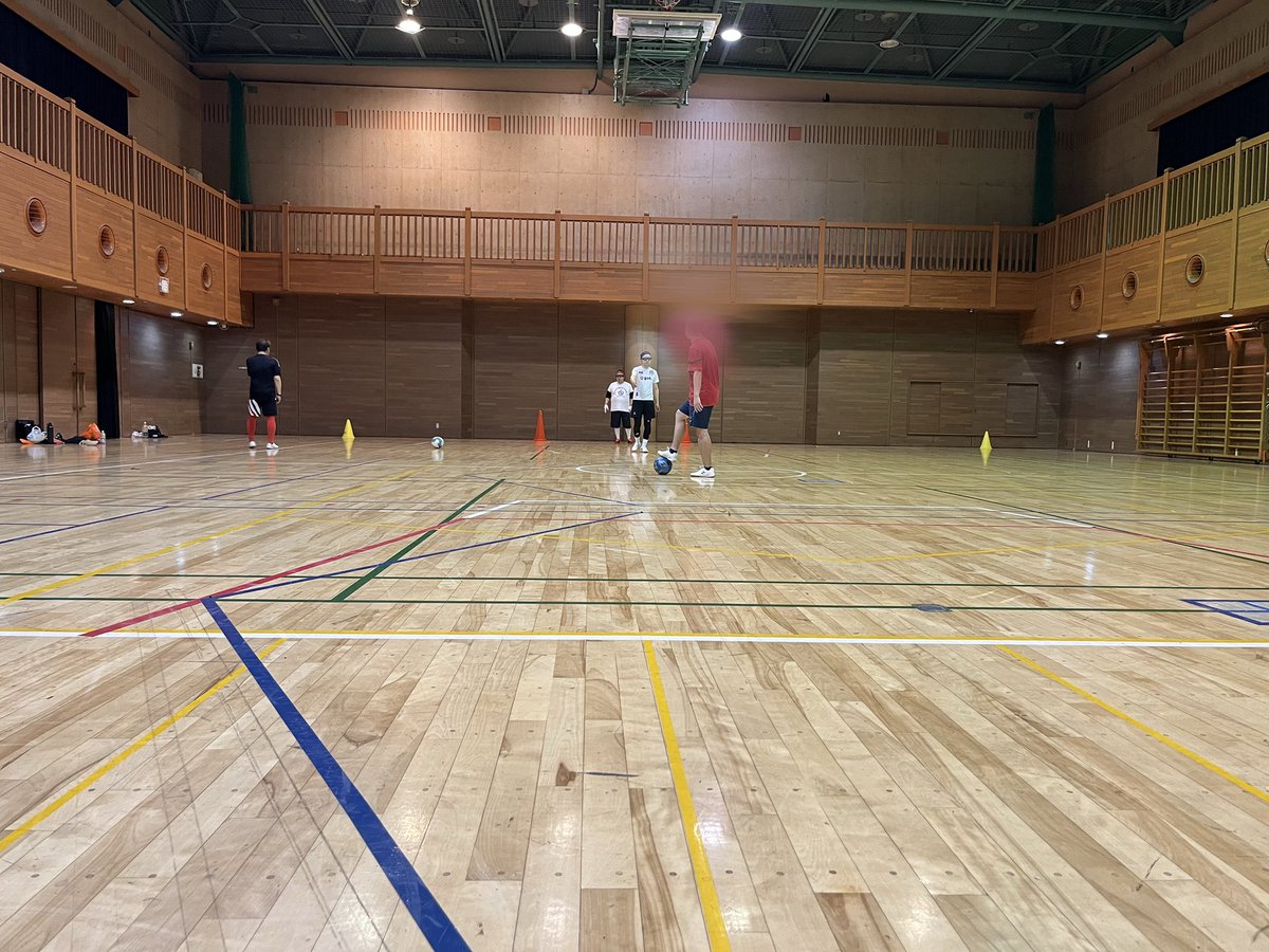 CORVO2015's tweet photo. 4月19日
本日は、体験参加者2名を加えて、8名でした⚽️

久しぶりの体育館でした
😃

#WeareCORVO.
#ソーシャルフットボール
#インクルーシブ
#けやきの森学園 https://t.co/WhyjnuFgU4