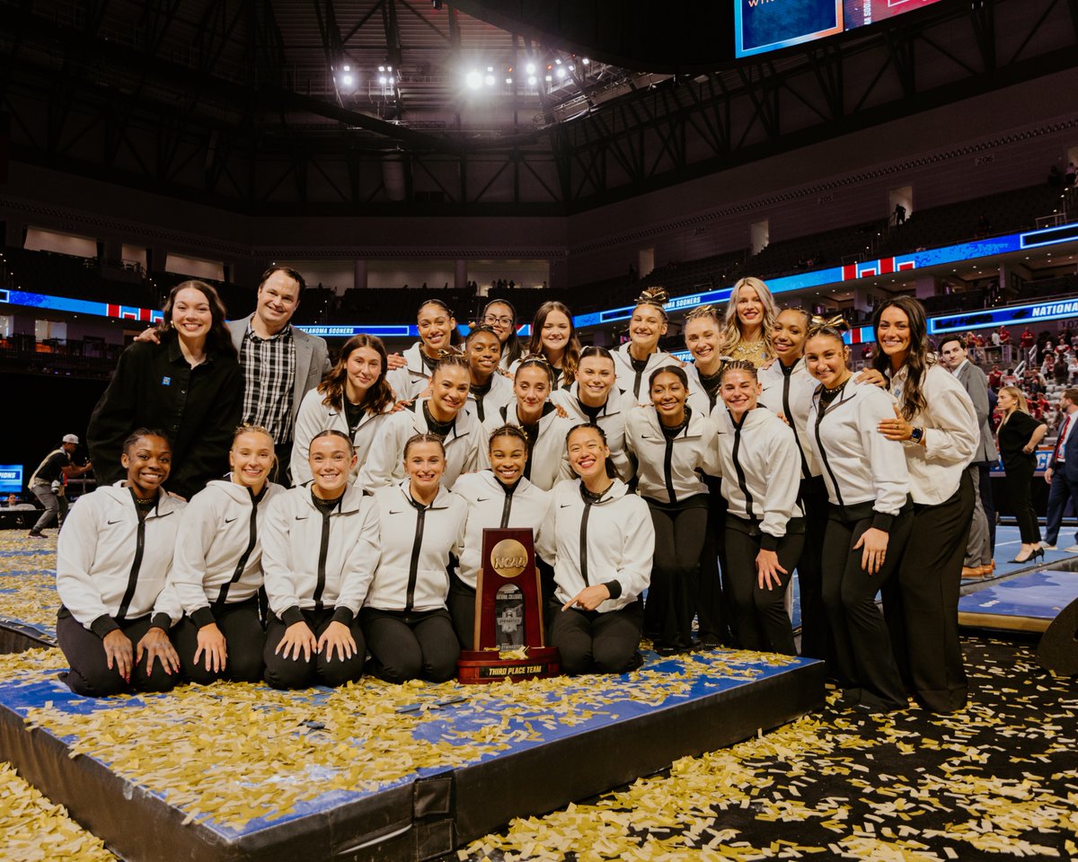 MizzouGym's tweet photo. Got a nice lil' souvenir to bring back to CoMo 😉 

#MIZ 🐯 https://t.co/1m7t8RVV6G