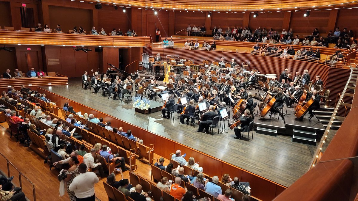 DMAC1911's tweet photo. A lil culture tonight...
Orlando Philharmonic Orchestra https://t.co/PTehpXwfmK