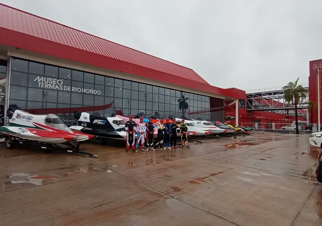 F1Powerboat's tweet photo. El clima obligó a la F1 Powerboat a suspender su segunda jornada de actividad en Termas de Rio Hondo

Link a nota completa

https://t.co/9Dm6h8KoVi https://t.co/hN135mnky6
