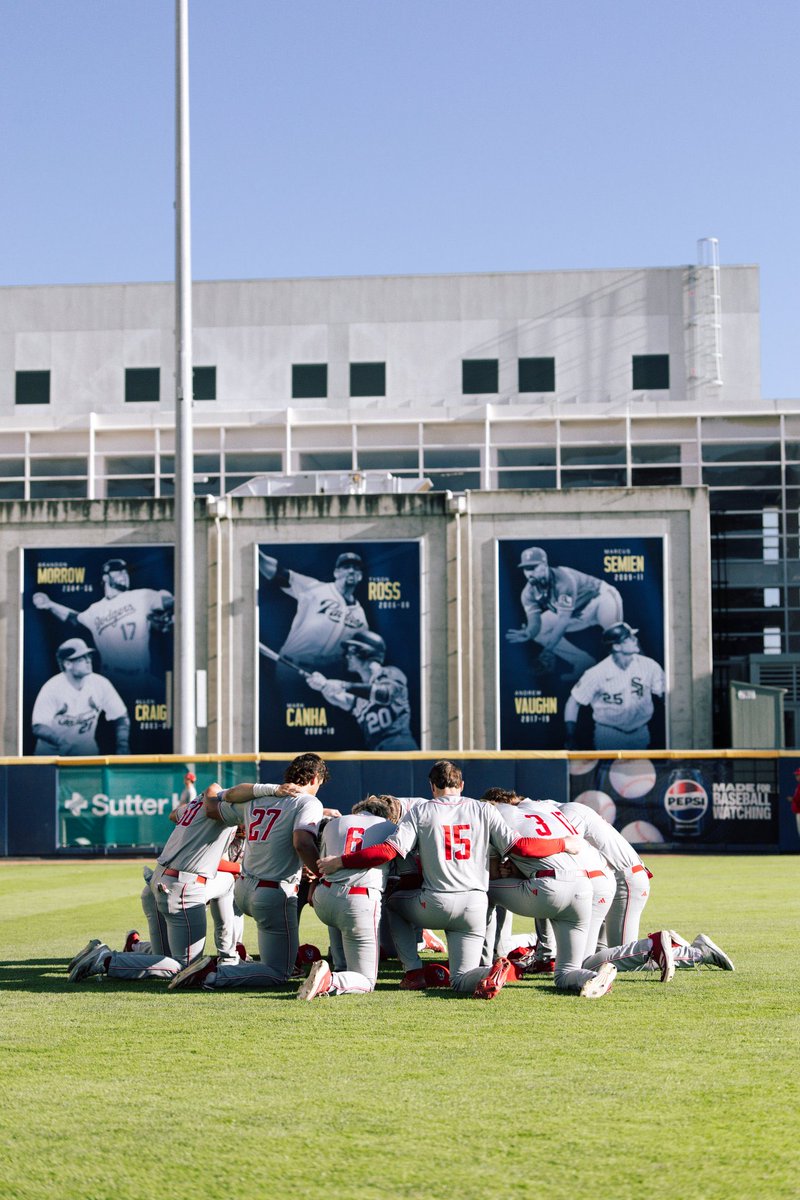 BarstoolPack's tweet photo. Brooms in Berkeley 🧹 https://t.co/NmGdyPaq7m