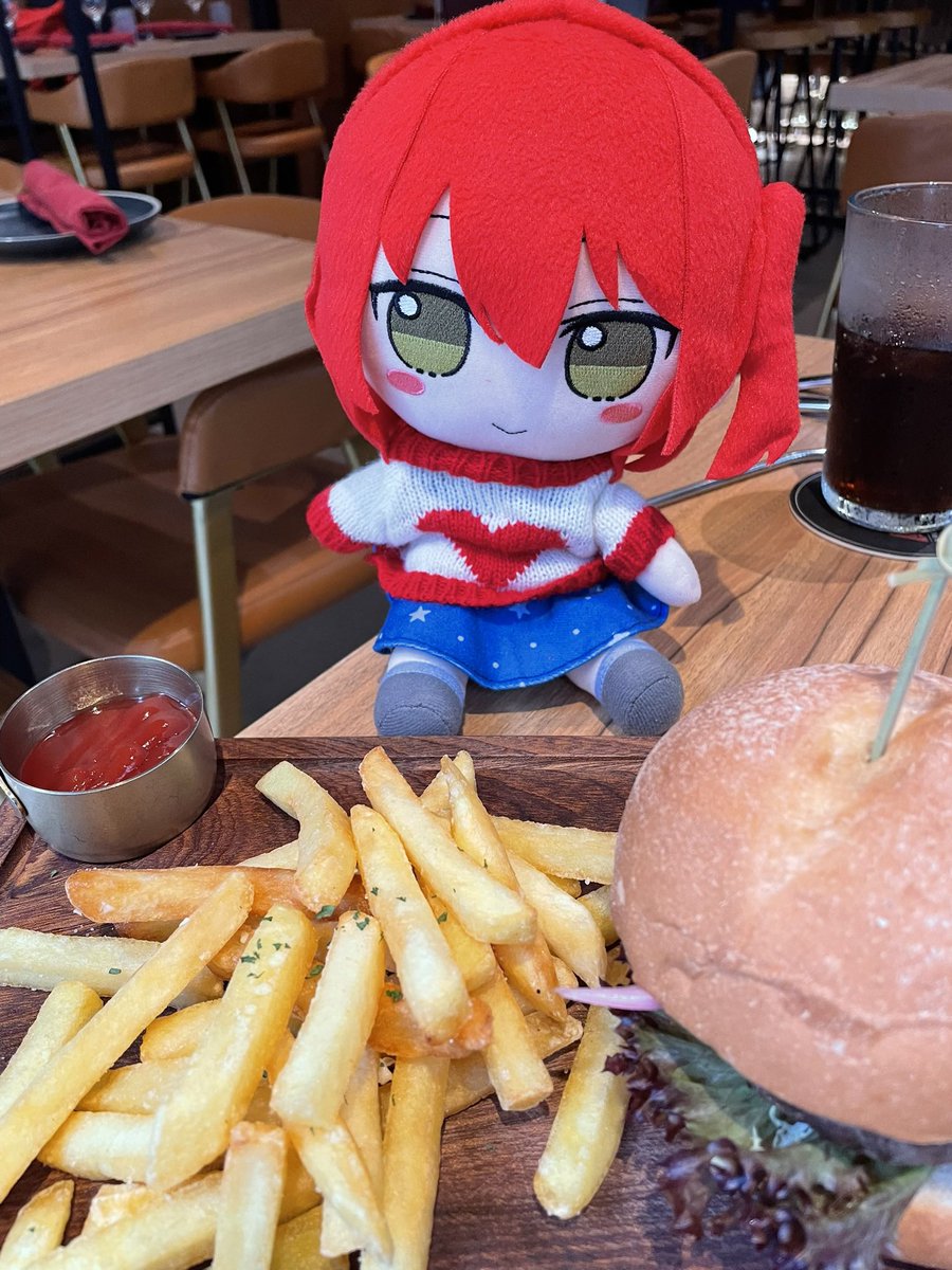 yokogashapon's tweet photo. What time is it ? Burger time #plushies #plushie #plush #project #life #otaku #kawaii #photoshoot #foodporn #foodie #food #weekend #animegirl #girl #lifestyle #anime #trend  #plushielife #adventure #photography #daily #photo #plushiecommunity #friends #family #smile #goodvibes https://t.co/pHiJku812w