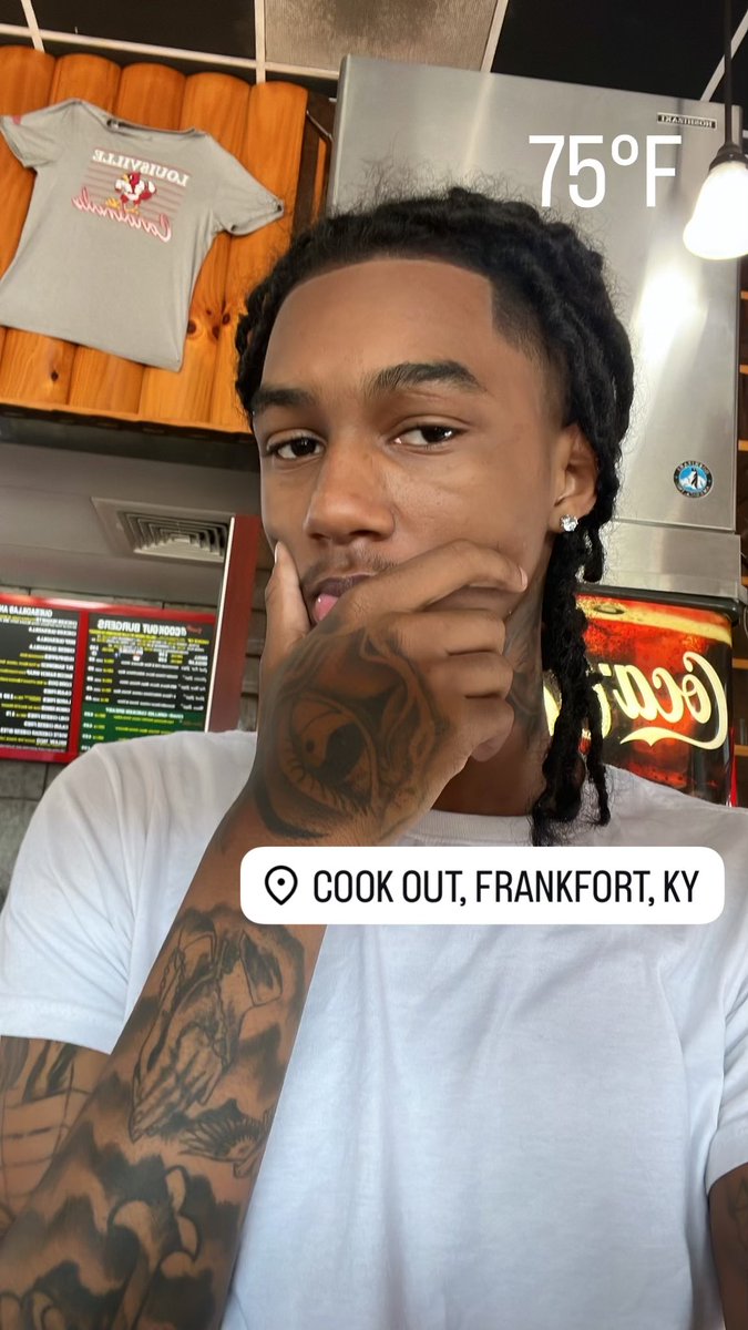 mirrosama_'s tweet photo. Kentucky ighttt https://t.co/OUmQ6w2T1M