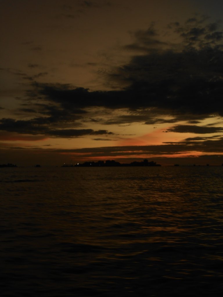 chanle__'s tweet photo. @tanyarlfes nikon coolpix s33000 BAGUSS POLLL YAALLAH belinya di kak @re_kam__ https://t.co/NLrYyUamnc