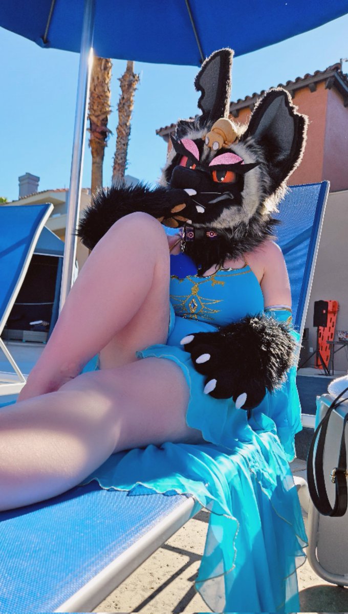 Slay 💙

Stole Sakura Dalmies Lashes 😂😂

#lvfc #lvfc2025 #lasvegasfurcon #lvfc25