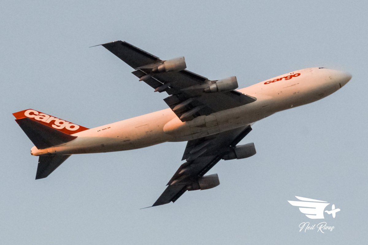 sgaspotting1's tweet photo. Así fue la llegada y la partida del @Boeing 747-243F con registro ER-BAR 🇲🇩 (Moldavia) de la compañía de Cargas #FlyPro en el Aeropuerto Internacional Silvio Pettirossi 🇵🇾
El vuelo procedente desde Accra 🇬🇭 con escala en Recife 🇧🇷 
📸 @gus_antunez @SNeilriv9398 @T0T0_leiva https://t.co/3gWeTNzfgr