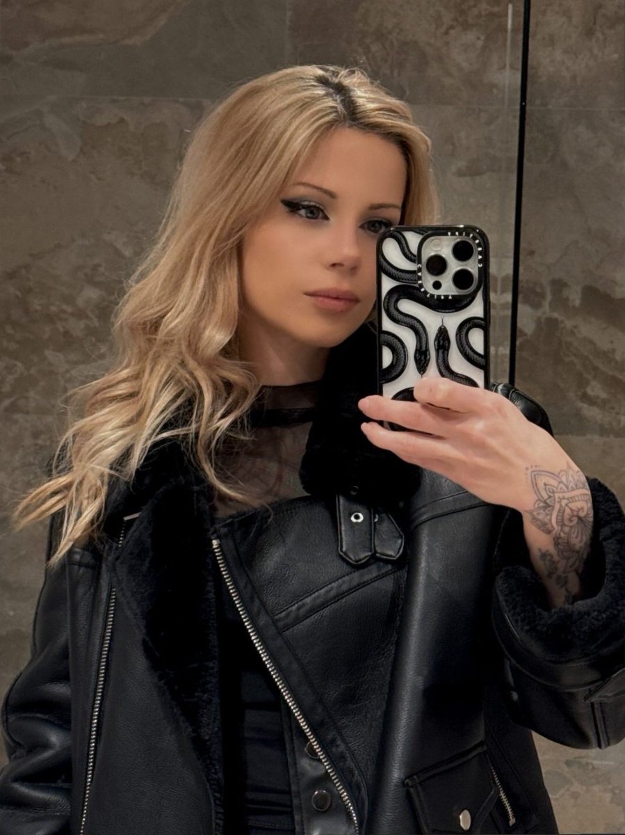 btw la más preciosa 😍