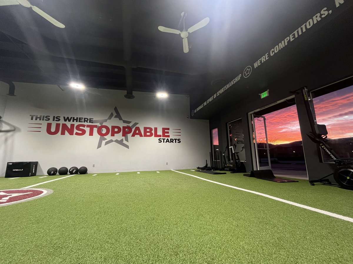 Coach__TD's tweet photo. Blessed to be doing what I love every day  🙏 Certified Strength/Speed Coach &amp; Certified Assisted Stretch Technician💪 #CoachTD #HealthIsWealth 

Change your perspective from “I have to” to “I get to” &amp; see where life takes you‼️

https://t.co/AqYS2E6Ryp

https://t.co/7yY5FuawTh https://t.co/gfqortdsW4