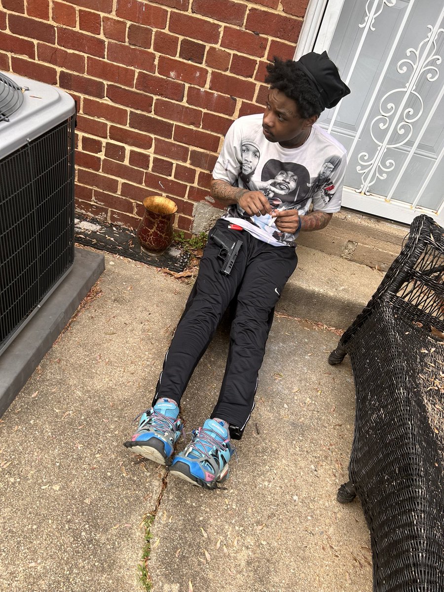 takemdown's tweet photo. If Your Nigga Killer Ain’t Dead You Should Wear No Rip Shirt 🗣️❗️ https://t.co/nBQNFVaWj6