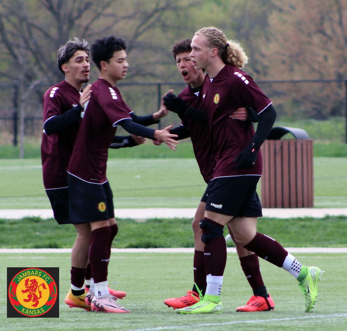 Kaiden Helm knocked one in late in the first half to give Jambars FC U18 Academy the goal they needed to knock off a tough Sporting Blue Valley Academy team 1-0 today at the Scheels Overland Park Soccer Complex.

#familyschoolsoccer#soccer4life#jambarsfc#NeverSayDie