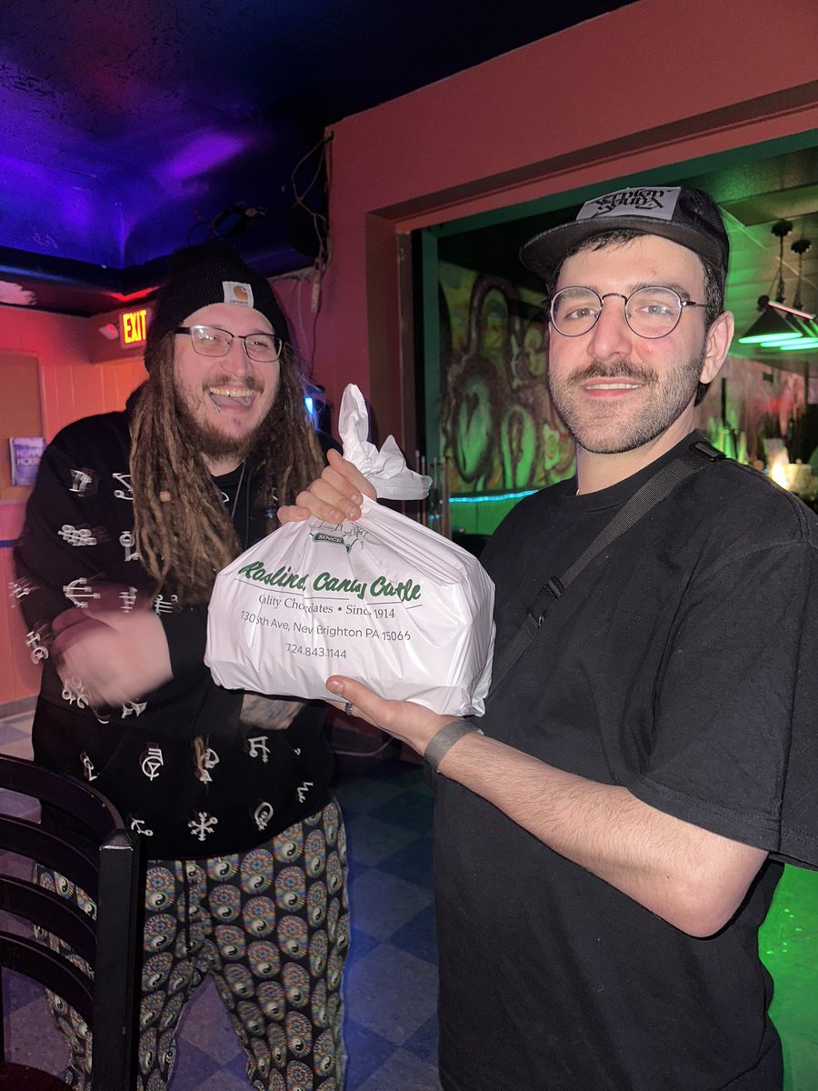 Tonight someone paid for their ticket for the show with 3 dozen farm fresh eggs as the most 2025 coded deal. What won’t wooks do for dubstep😭