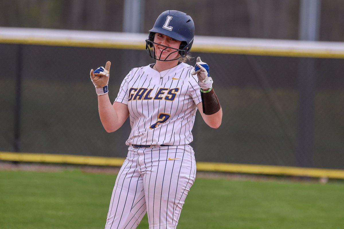 Dub filled day for former <a href="/ladygaleshoops/">Lady Gales Basketball</a> players Lily and Emalene!!