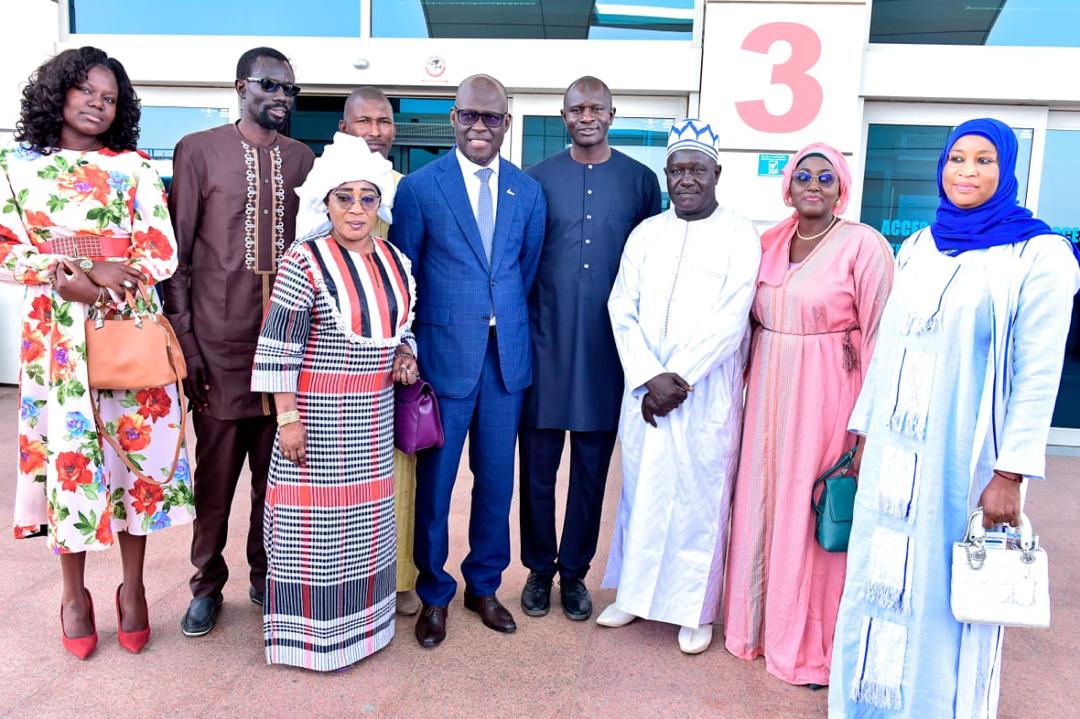 Visite de l’édile de la cité du rail, Dr Babacar DIOP à la Direction générale de AIBD SA en compagnie des membres du Conseil municipal