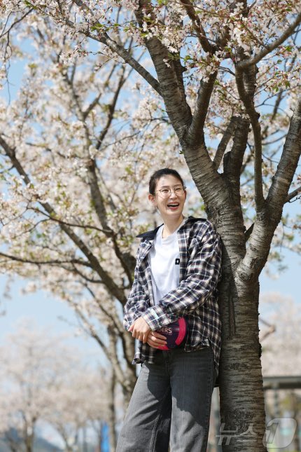 '절친' 김연경 보낸 김수지 ＂위대한 선수의 화려한 마무리에 안도＂ (출처 : 네이버 스포츠) naver.me/5neWQ7AC