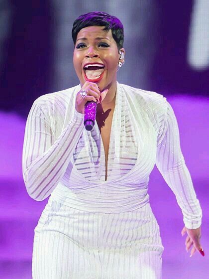 TasiaSource's tweet photo. Push through the pain you’ll come out stronger. - @TasiasWord  💪
Start the week strong with resilience and determination. Let’s achieve great things together.
#MondayMotivation  #FantasiaInspires #Strength https://t.co/K8Gkpq9i2f