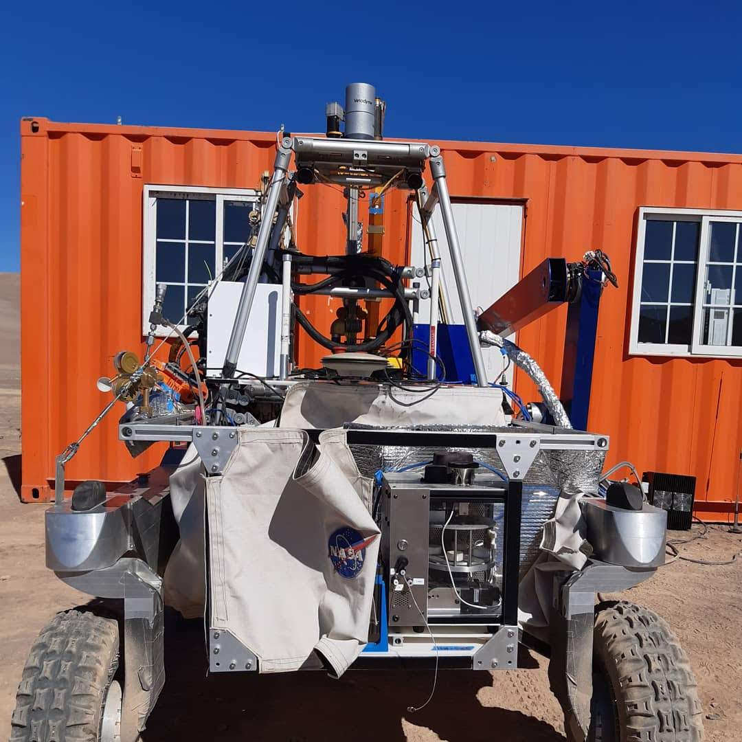 javierz73's tweet photo. @Cooperativa Año 2019, Robot #Curiosity se probó en zona de Yungay #Antofagasta terrenos deserticos, piedras, arena, humedad nocturna, frío, escarcha, viento, geografía, "similar" al planeta #Martes @NASA_es @NASA Recuerdos de mi trabajo de, Técnico ⚡♻️PV Fotovoltaica #PSDA @cdeaua @UANTOF https://t.co/sOXAADYaga