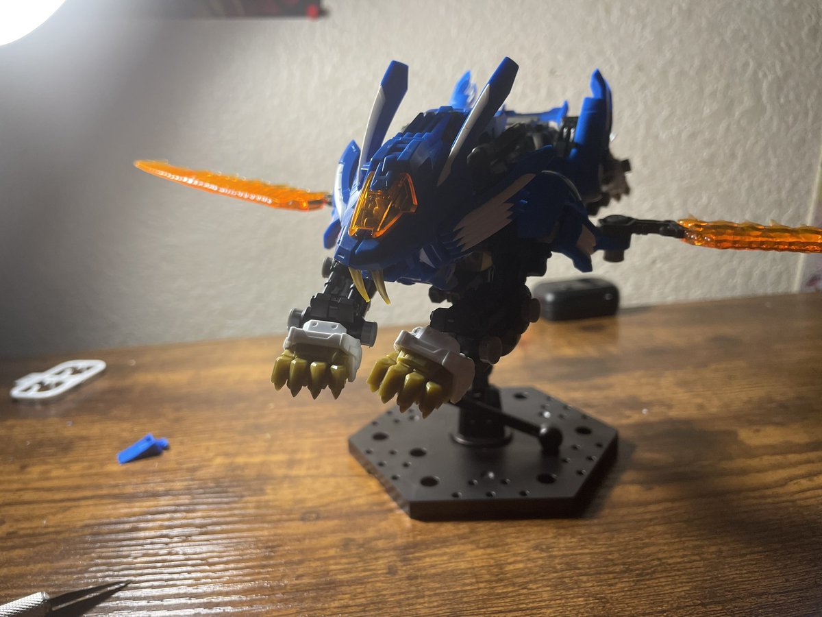 JackLupin13's tweet photo. FINALLY got this beauty in the mail!
The brand new 1/100 Zoids Blade Liger!
This thing is Incredible! :3
#Zoids #Bladeliger #modelkit https://t.co/uXuog2W1qB