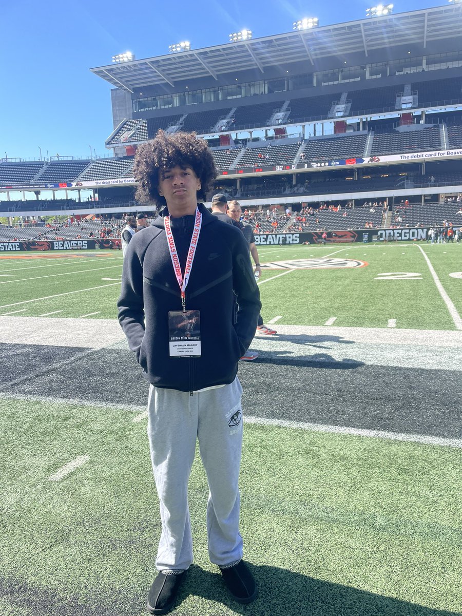 jayshaunmanary's tweet photo. Special thanks to @JRMoala and @BeaverFootball  for the visit, I had an amazing time seeing the school and football facilities and I look forward to coming back! @CoachAJCoop https://t.co/beClA9EPWo