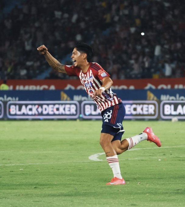 Final del partido en Barranquilla!
.<a href="/JuniorClubSA/">Junior FC</a> 2
.<a href="/AlianzaFc_ofic/">Alianza Valledupar F.C.</a> 0
Goles: Castrillón y Stiven "Titi" Rodríguez.